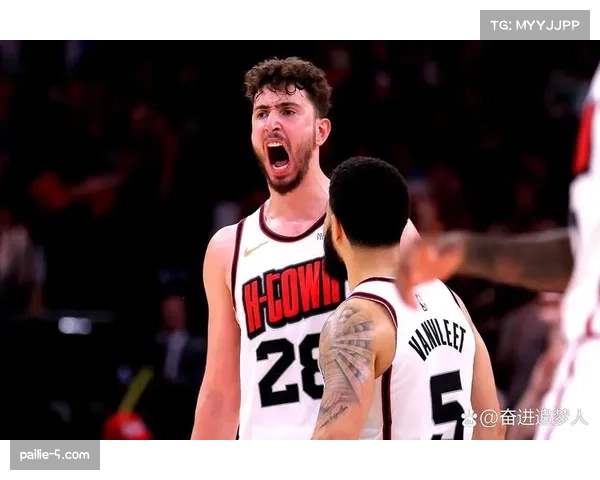 火箭申京内线强打造成犯规,站上罚球线两罚锁定比赛胜局 火箭申京内线强打造成犯规,站上罚球线两罚锁定比赛胜局